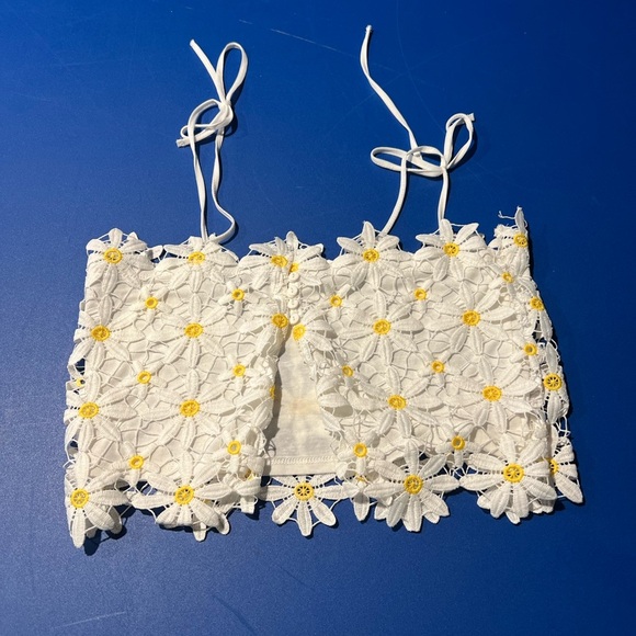 Forever 21 Women's White And Yellow Daisy Crochet Spaghetti Straps Crop Top Boho - Picture 1 of 6